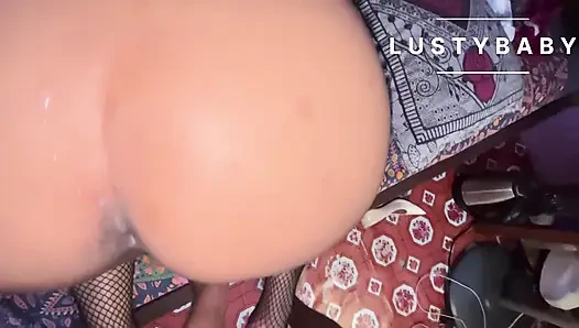 Topuklu ve çoraplı Nepalli putali sikiliyor