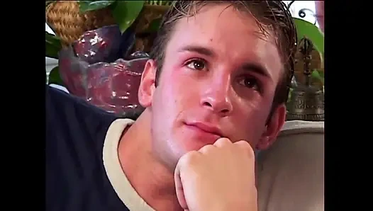 Orta yaşlı seksi komşu genç yarak için çok aç