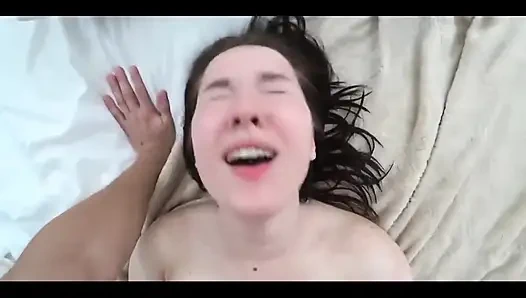 Yağmurda yürüdükten sonra en iyi arkadaşımı siktim tam video