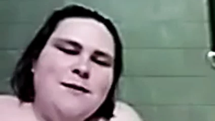 Amy dava alır bir banyo