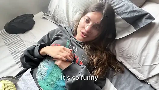 Spor salonundan eve geldik ve çok ateşli olduğumuz için seviştik