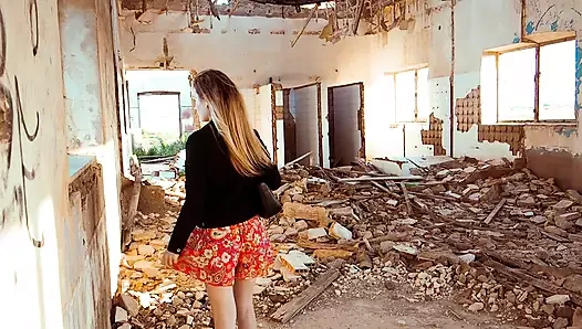 Ariel Ortiz azgın üvey babası için herkesin içinde idrar yapıyor