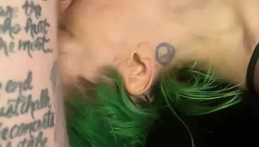 Sevimli kız Amber Green'in yüzü sikiliyor