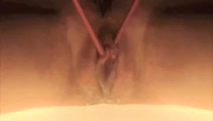 Yemek çubukları o kadar oynuyor