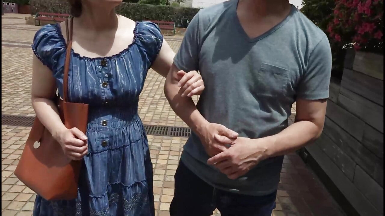Temiz ve düzenli bir milf iyileştirir ve yatıştırır ve aşkta zina ile ilerler -2