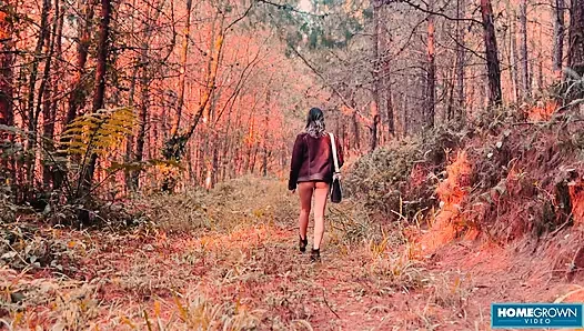 Scarlett Taylor ve Stephan Rogers açık havada sikişiyor