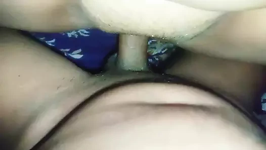 Ateşli Bengalli bikinili kız erkek arkadaşıyla romantik sert sikişiyor