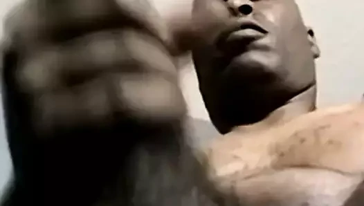 siyah amatör gösterileri kapalı onun horoz sırasında solo mastürbasyon