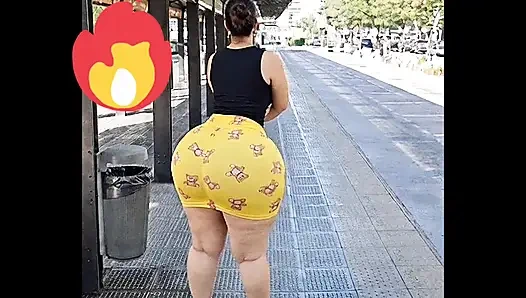 Büyük göt Arjantin'de otobüsü bekliyor