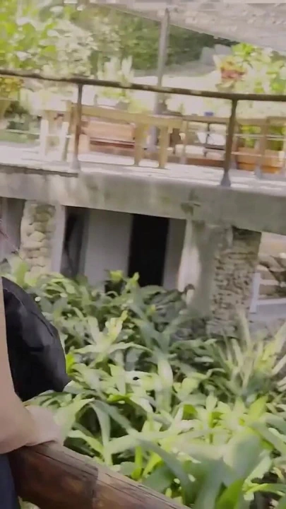 Seksi latin üvey kız kardeşler ateşli üçlü grup sekste büyük yarağa biniyor | Klip 1