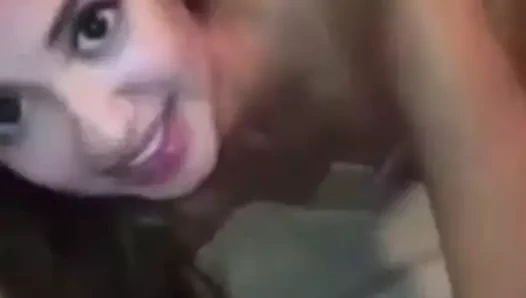 Aynı anda iki horoz gibi