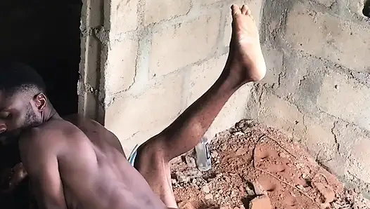 Ben ve erkek arkadaşım binada