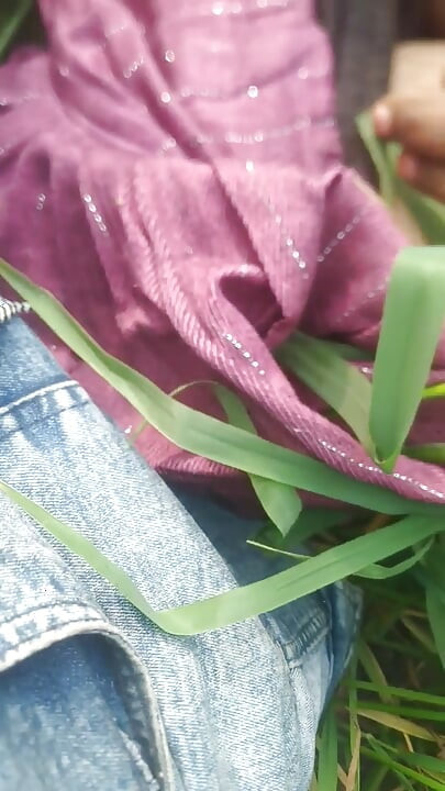 Sarson ke khet kız arkadaşlarım ko choda
