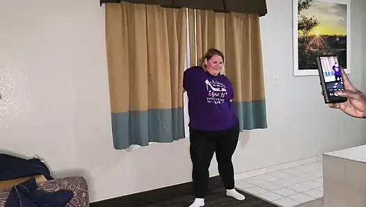 Büyük zenci için soyunuyor