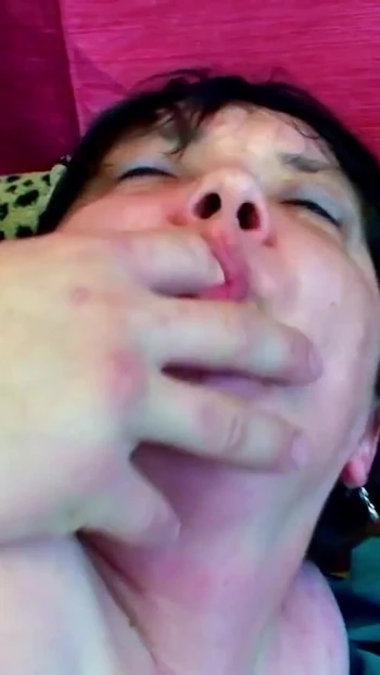 Ключевой момент из "Грубый трах уродливой 73-летней бабушки Gundula от сводного пасынка"