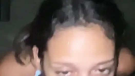 Motosiklet sürdükten sonra sürüyorum ve içinden sütü çıkarıyorum