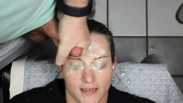 Kirli dees yüze boşalmayı seviyor