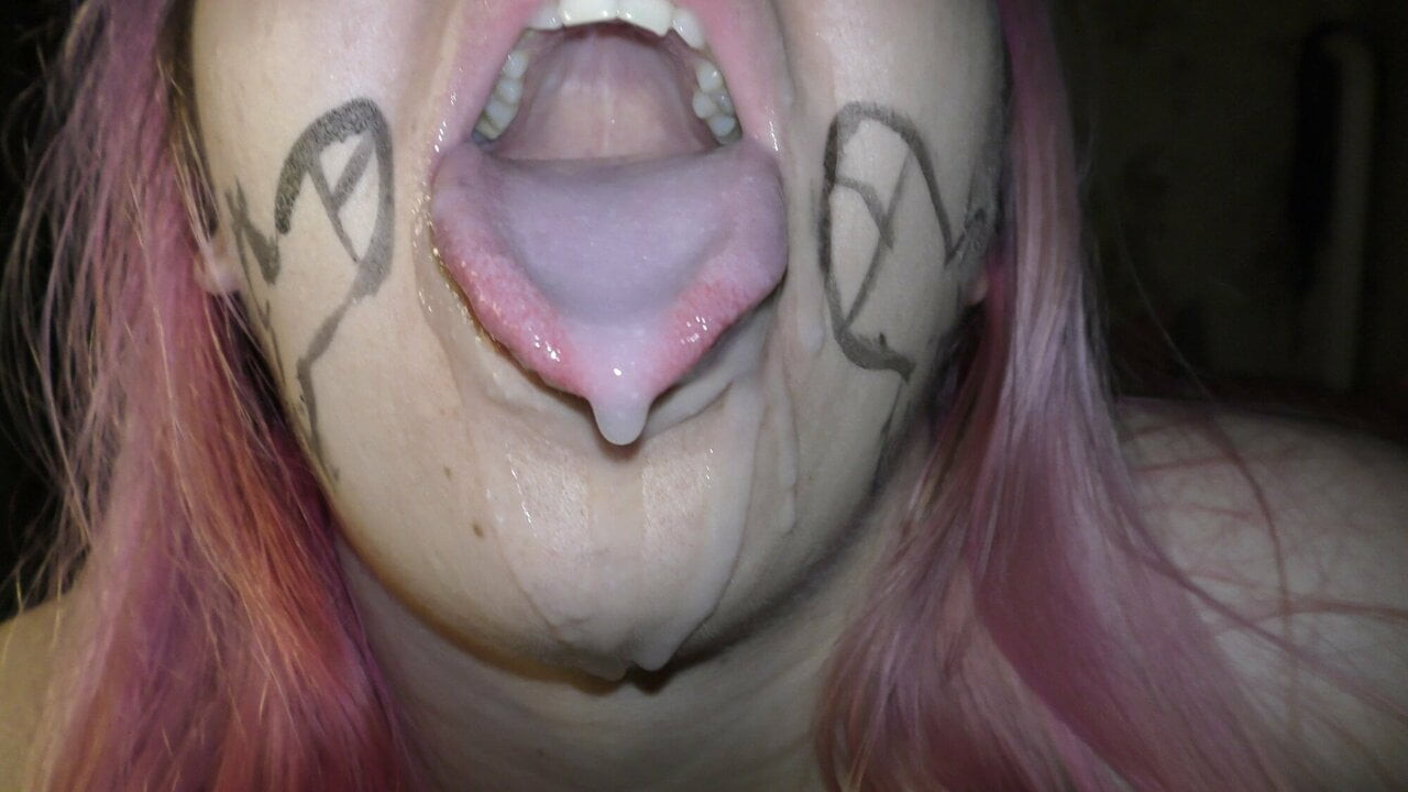 cumslut karısı kapalı içinde emzikli yutmak dev salyaları cumshots