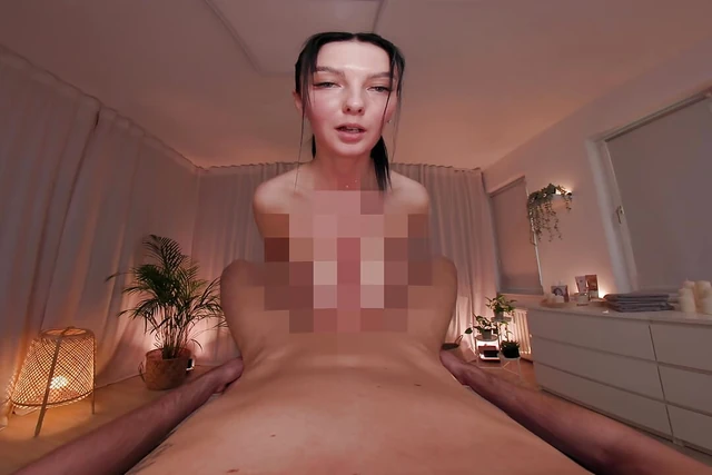 Эротический массаж с большими сиськами, маслом и кошечкой Simon