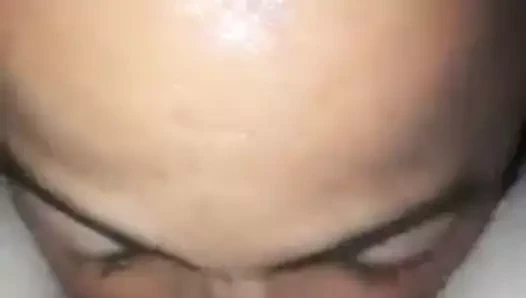 Siyah adam emme üzerinde benim kedi