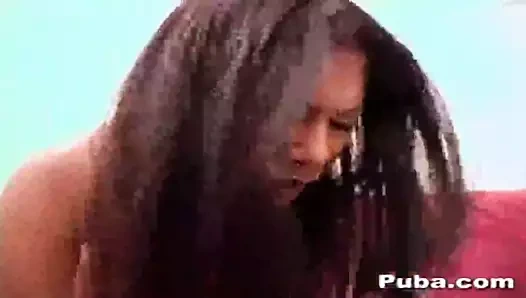 Hint kız seviyor büyük beyaz çük ve kırlangıçlar