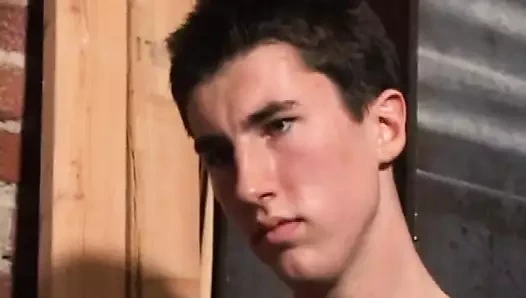 Patenci çocuk jp atıyor