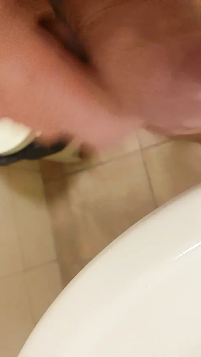 Kiblu ile trene biniyor