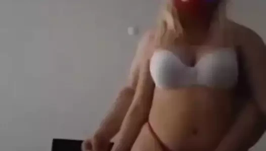 Genç Sarışın Amını Deldiriyor