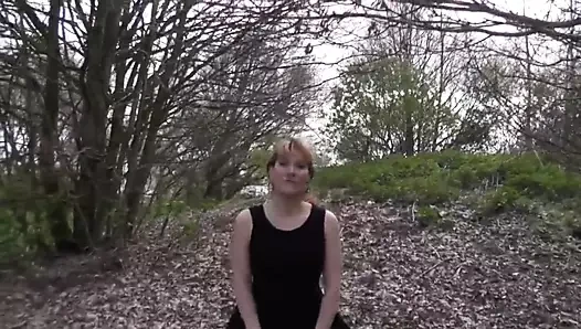 MILF im Park mit Wichse in der Fresse!