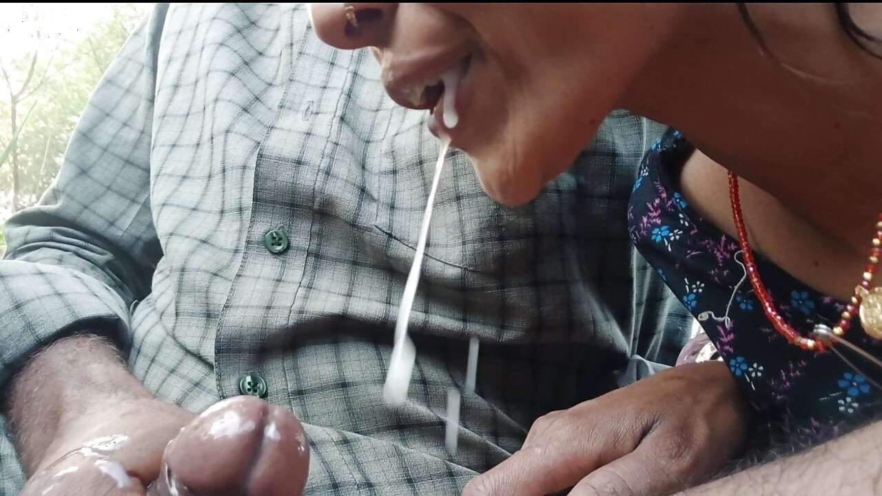 Hintli anne ağzına boşalıyor