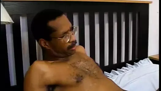 Güzel boşalmak yük içinde the ağız için güzel genç sarışın kız itibaren büyük siyah çük