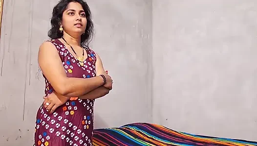 Hintli yenge üvey kız kardeş ve üvey erkek kardeş sert sert sikiş domaltarak sikişiyor