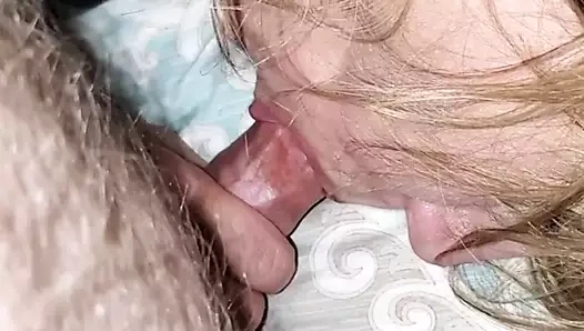 Jimmybolt karıcık oral seks giyinik