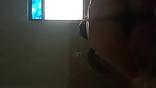 Eva sikişmeye dayanamıyor, seks yapmak için ucuz bir motele gittik