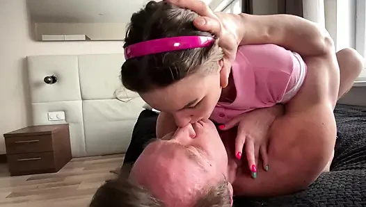 MÜKEMMEL BIR ÖĞRENCI OLMAK ISTIYORSAN SERT SIKIŞ