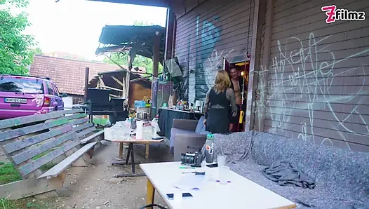 Mayhem fışkırtmalı seks partisi içinde anal sikiş, sakso ve çifte penetrasyonlu mürekkepli kızlar!