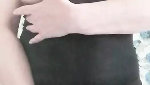 E o ayrıldıktan sonra j için oynuyor