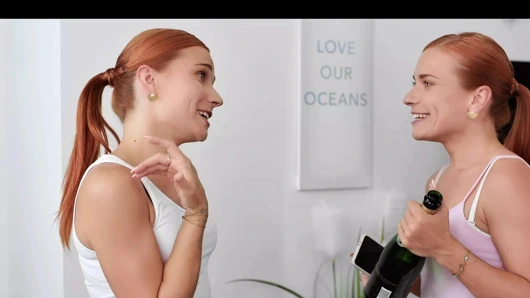 Gerçek hayat futanari - clemence audiard futa piliç klonunun beynini sikikleri ve birkaç kez creampied alır