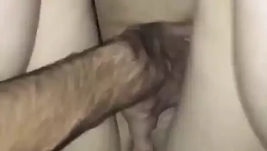 Karisini Sikip Ustune Bosaliyor