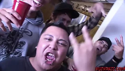 Üniversiteli üniversiteli chloe kardeşlik partileri hakkında her şeyi öğreniyor