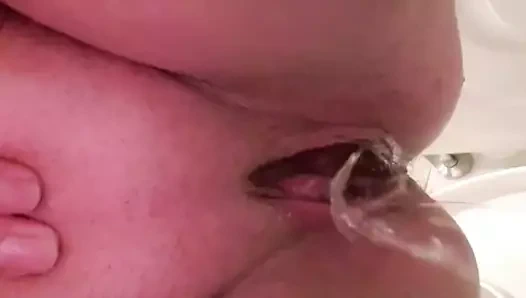 WhatsApp Freundin Yvonnne 35 aus NRW 3 beim Pissen