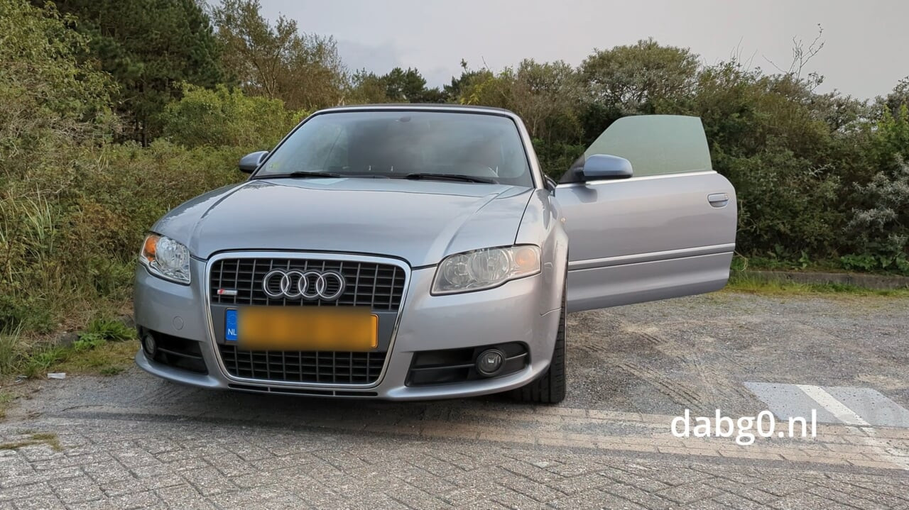 Dabg0 Bir Audi A4 S-line araba egsoz sikiyor