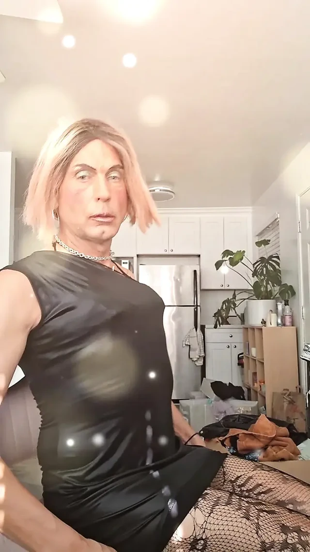 Mandy'nin kız yarağı ve kadın kılıklı götü
