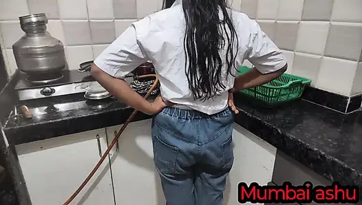 desi ladaki college se akar apane boyfriend ke sath kitchen me kiya sex