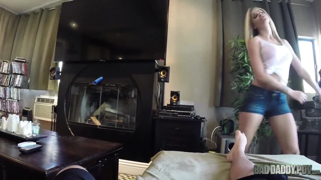 Jessa Rhodes 4, yaramaz üvey baba ve edepsiz büyük memeli bebek üvey kızı