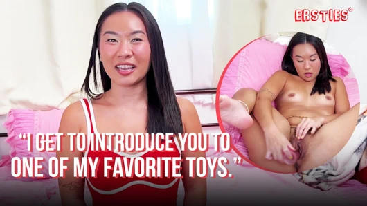 Ersties - esnek kimmy dildoyla biraz zaman geçiriyor