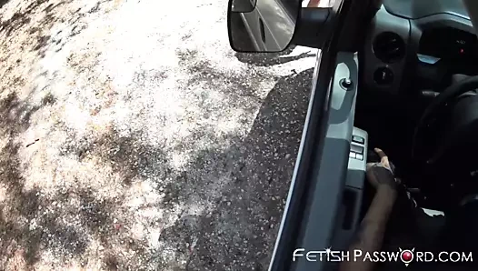 18 yaşındaki otostopçu renee rulet van çekiçleme için bağladılar