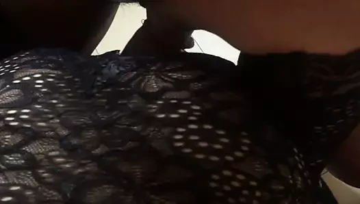 Esposa mamando verga a su amante