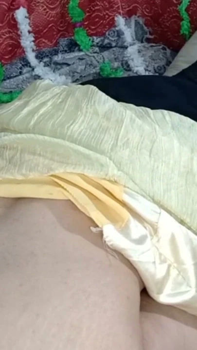 balayı gelini anal seks için anal deliğini açmak için siyah yapay penis ile anal delik becerdin | Klip 1