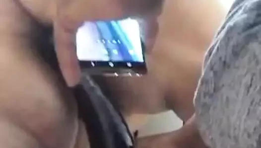 Domuzcuk dildoya yumruk sokuyor